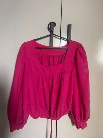 Camisa pink estilo cropped manga bufante 