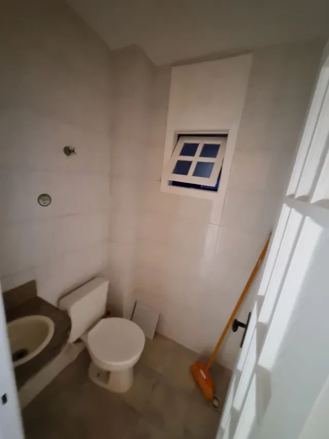 Sala comercial centro enfre ao banco Itaú; Macaé RJ! - Foto 2