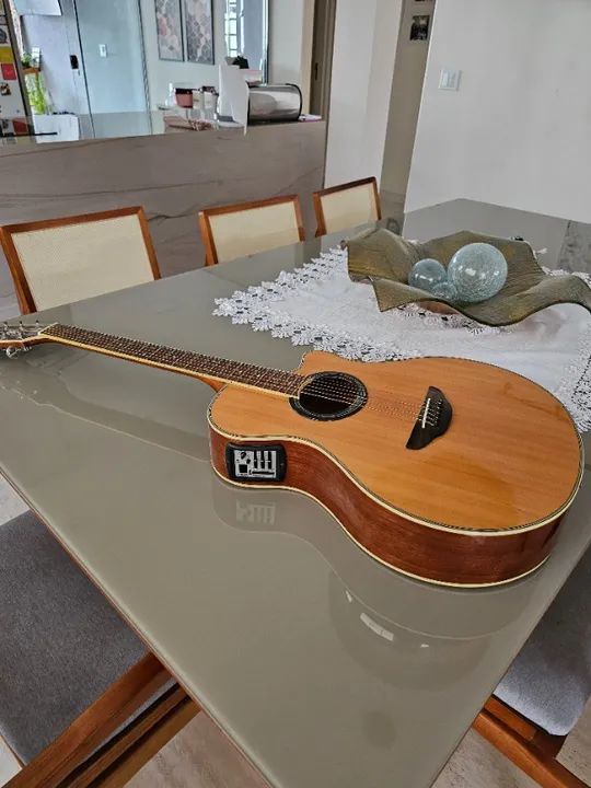 Oportunidade Imperdível! Violão Yamaha APX 700 em Estado de Novo