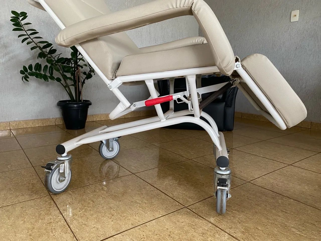 Poltrona Maca Reclinável que suporta 250kg - Foto 3