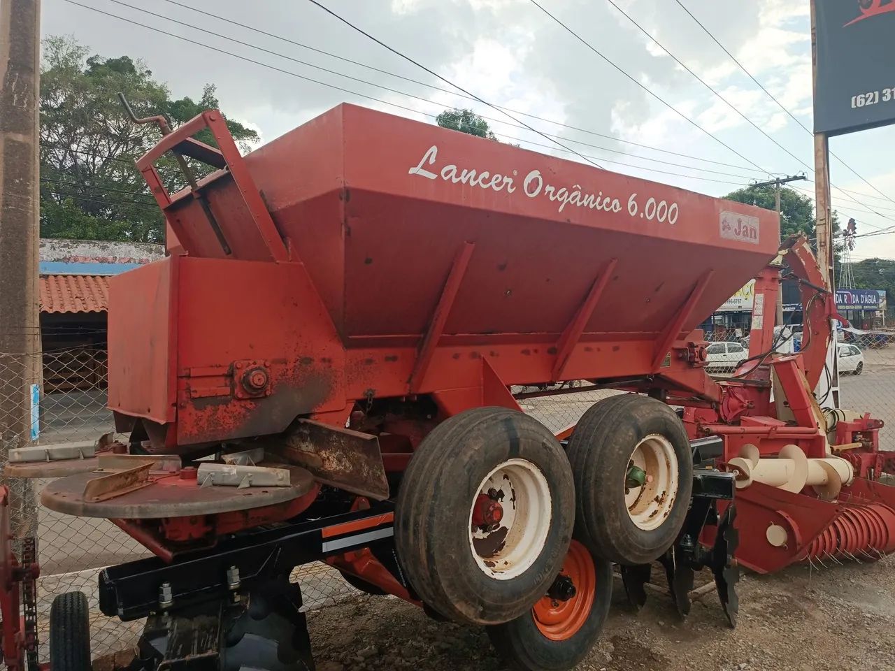 Distribuidor de Calcário Jan Lancer 2500 e 6000 kilos. - Foto 2