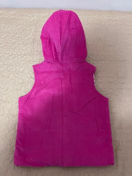 Colete rosa infantil com capuz  - Foto 3