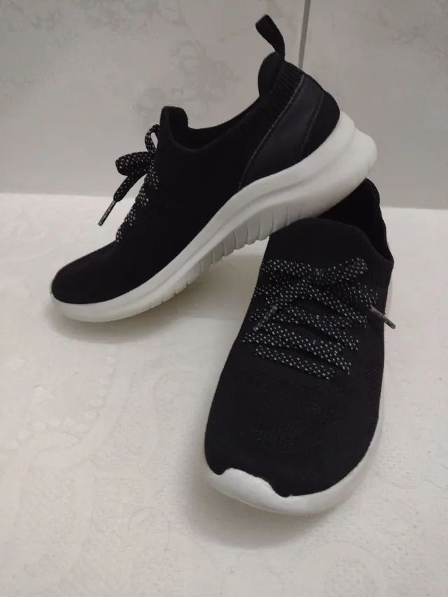 Tênis Skechers feminino n.33 em ótimo estado de conservação 