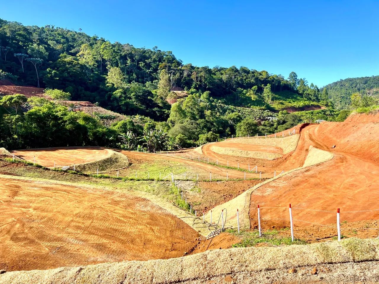 Santa Teresa, lindos terrenos em condominio fechado a 2 km do asfalto - Foto 5
