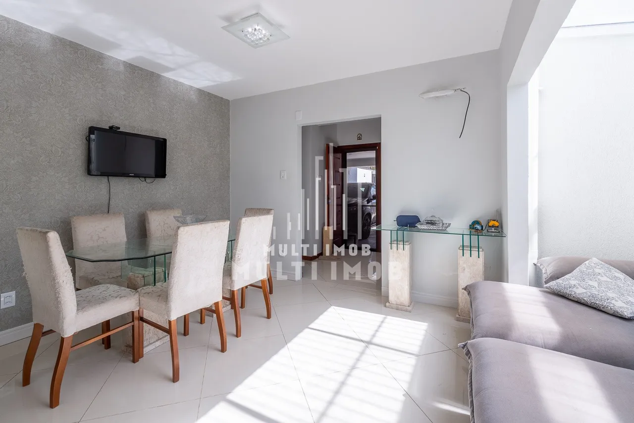 Casa 4 dormitórios no Menino Deus