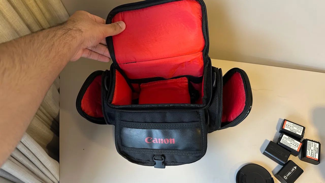 Sony ZV-E10 + Sigma 16mm F1.4 + Hollyland Lark M1 + 5 baterias  - Foto 6