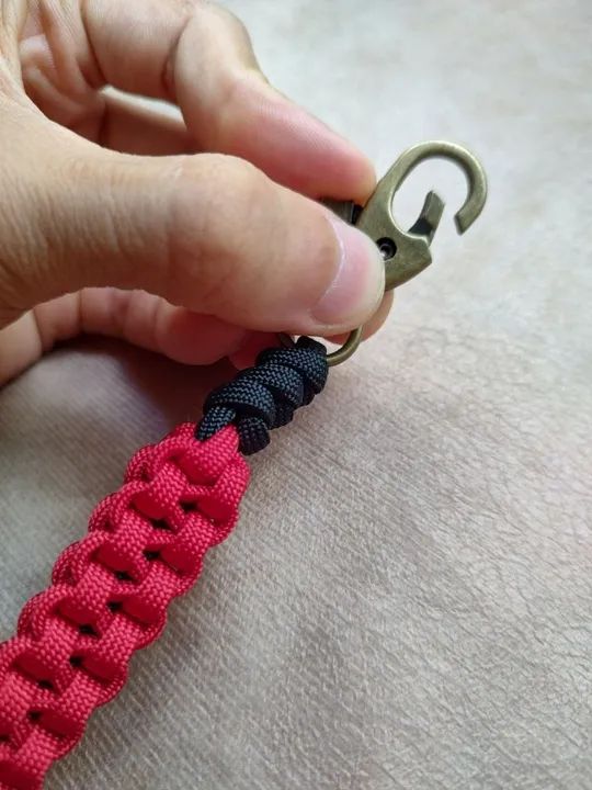 Robusto Colar de Paracord 550 para Prender Chaves na Moto - 60 Cores Customizáveis  - Foto 3