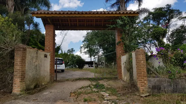 Terreno para venda tem 3.950 mts2 com casa sede e casa de caseiro - Ibiúna - SP
