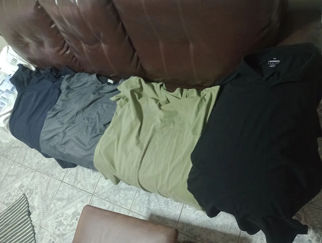 Camisas masculinas Usadas em Bom estado  - Foto 2