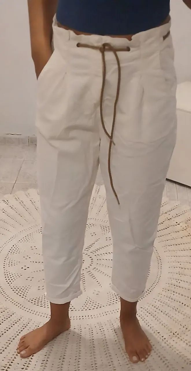 Calça off White casual, com cordão