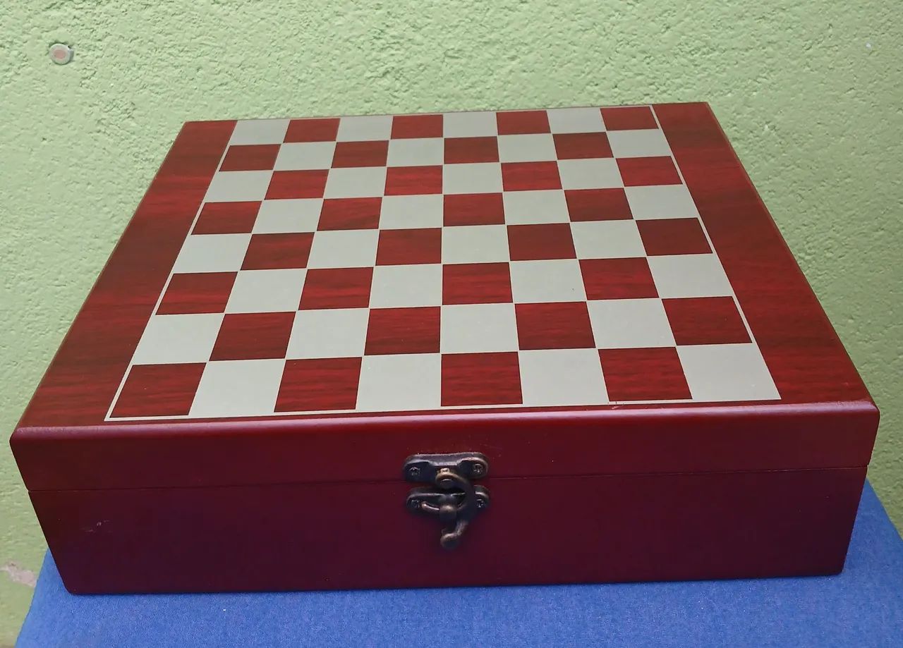 Kit Vinho c/ Jogo de Xadrez - Foto 2