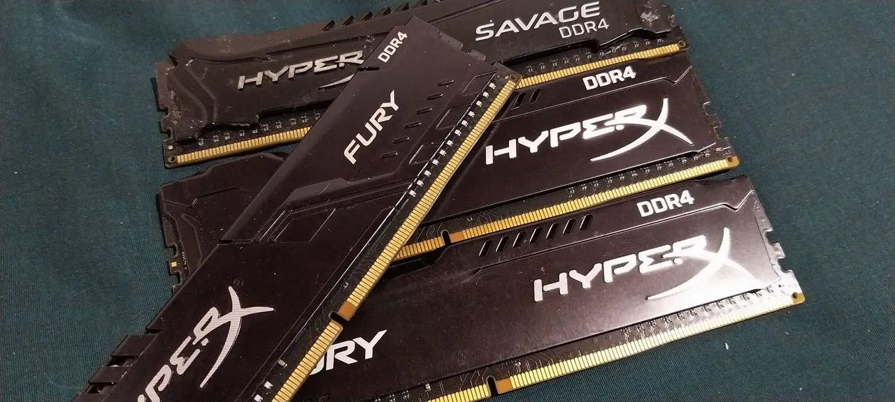 4 PENTES DE MEMÓRIA RAM DDR4 HYPERX 4GB - Foto 3