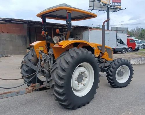 Trator Agrícola Valtra - Foto 3