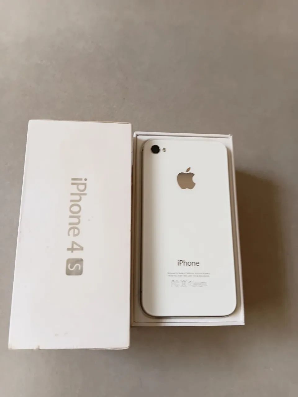 Apple iPhone 4S 8GB Branco usado colecionador - Celulares e