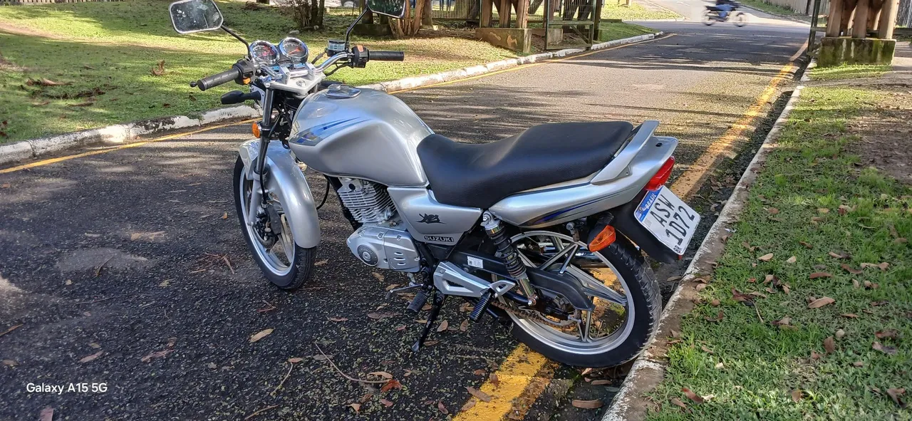 Suzuki Yes 2010 completa passo no cartão
