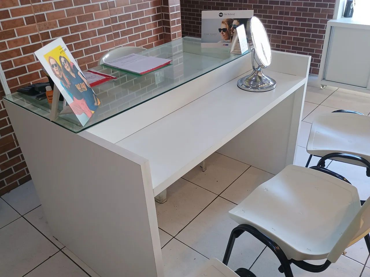 Vendo um balcão para ótica ou jóia  - Foto 3