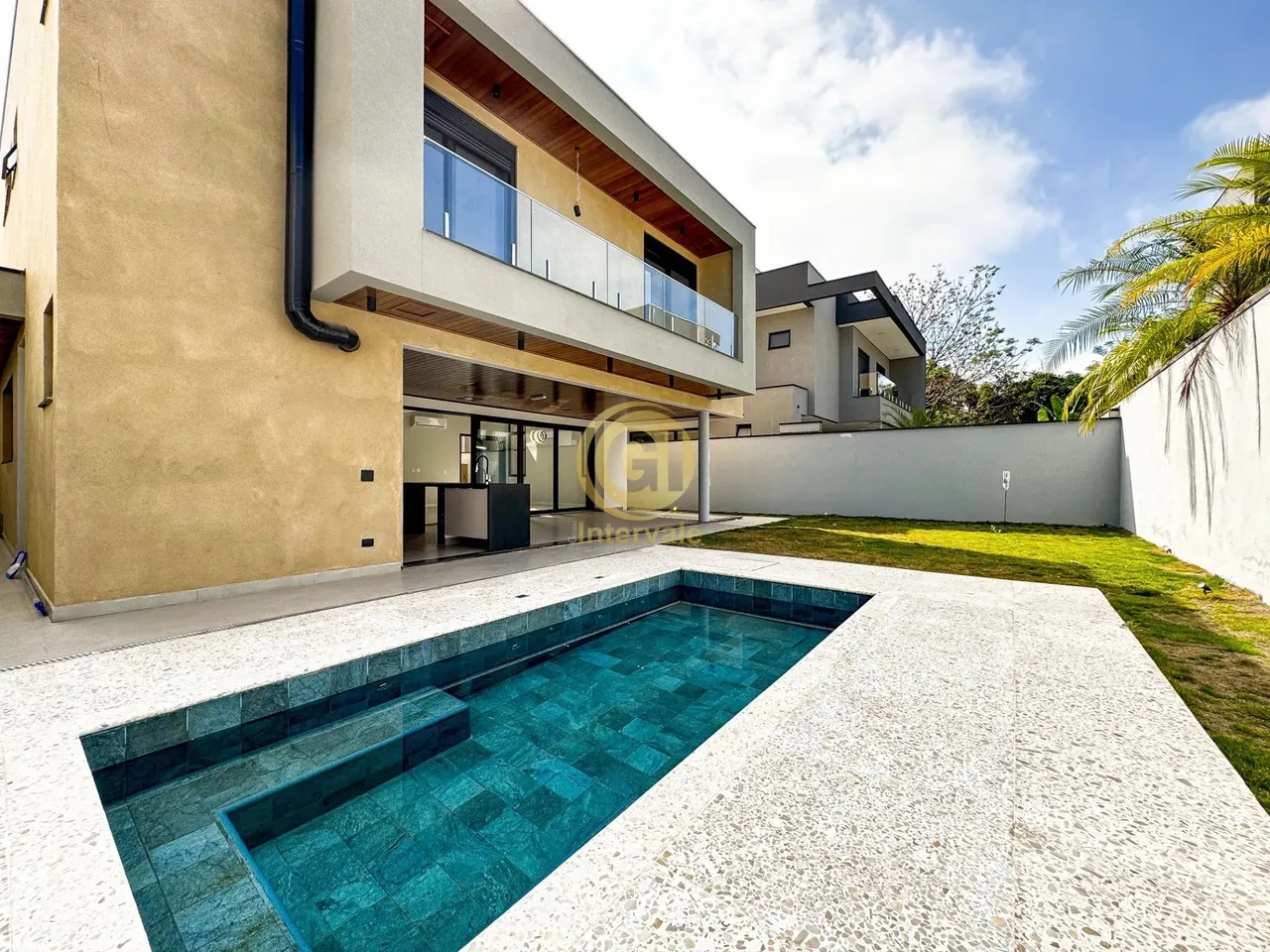 CASA NO GOLFE 2 COM PISCINA E 4 SUITES + ESCRITORIO , ELEVADOR PANORAMICO , ENERGIA FOTOVO