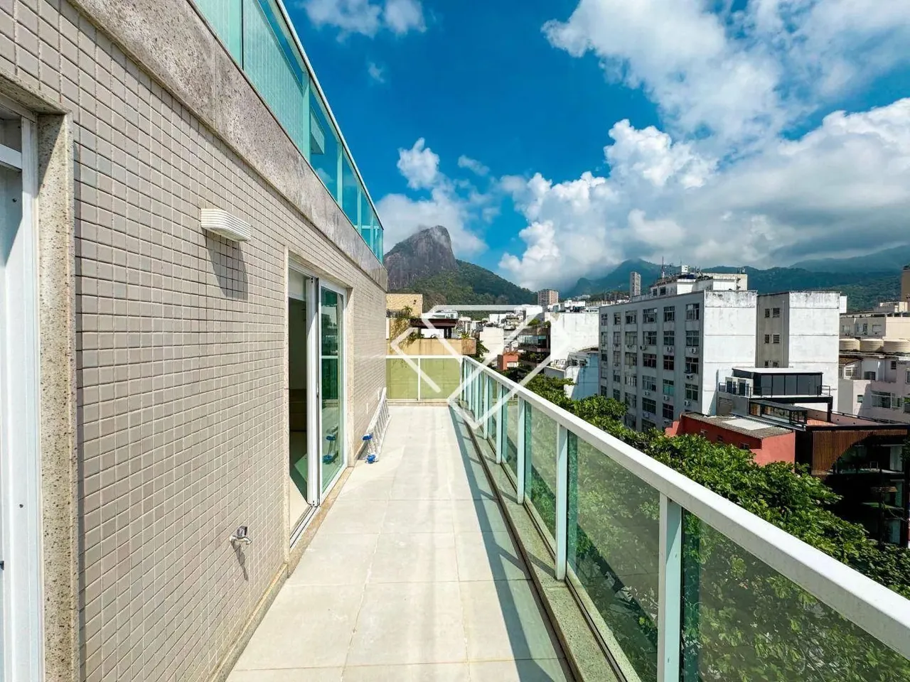 Cobertura com 2 quartos para alugar, 98 m² por R$ 17.241/mês - Leblon - Rio de Janeiro/RJ