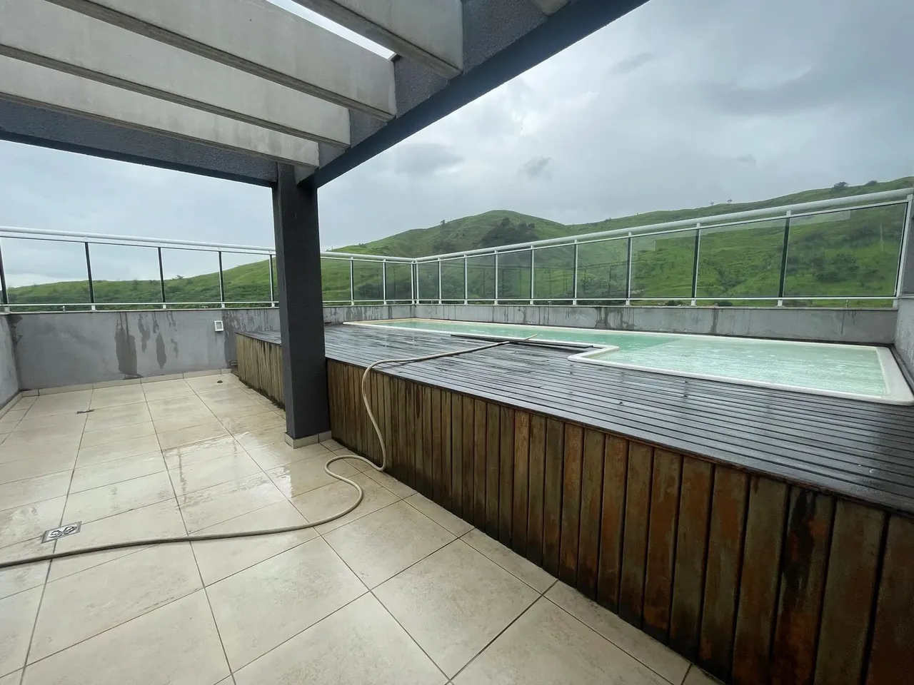 Vendo cobertura com 360 m² 5 suítes no condomínio Jardins Nova Iguaçu