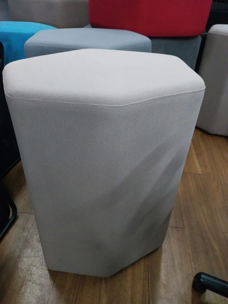 Puff Alto para escritório - Cinza 