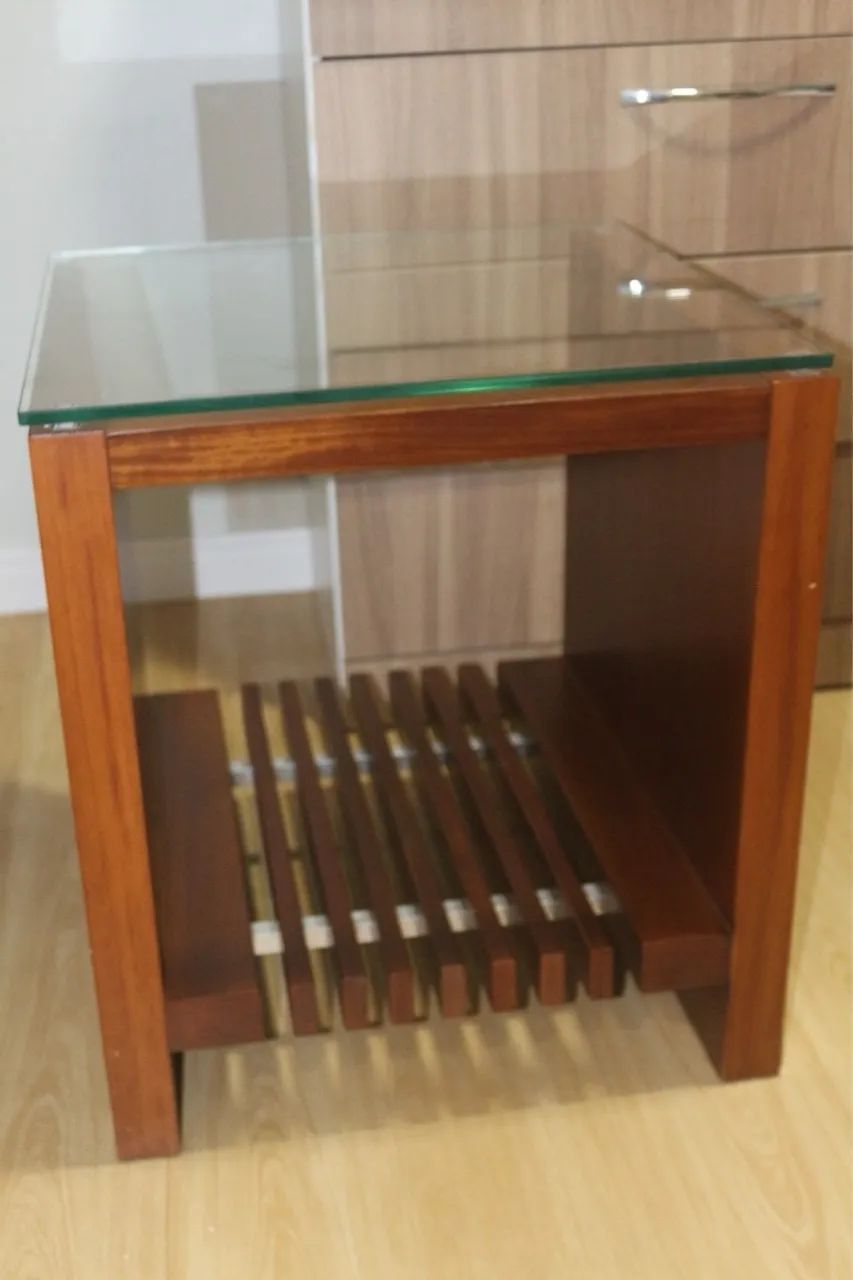 Mesa de centro com vidro e prateleira - Foto 4
