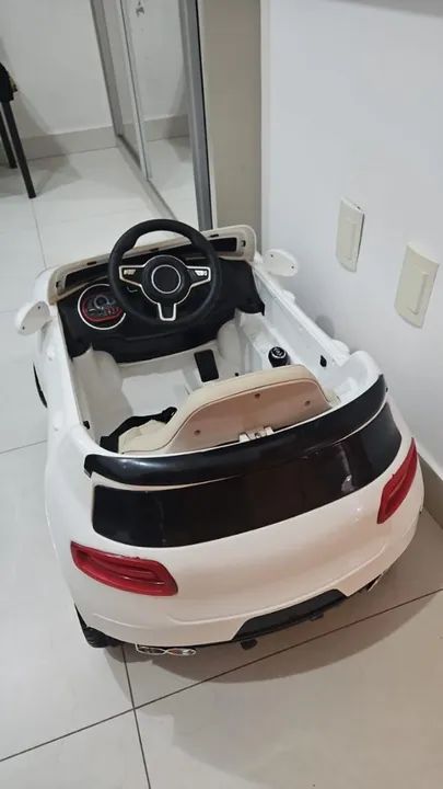 Carro elétrico infantil 