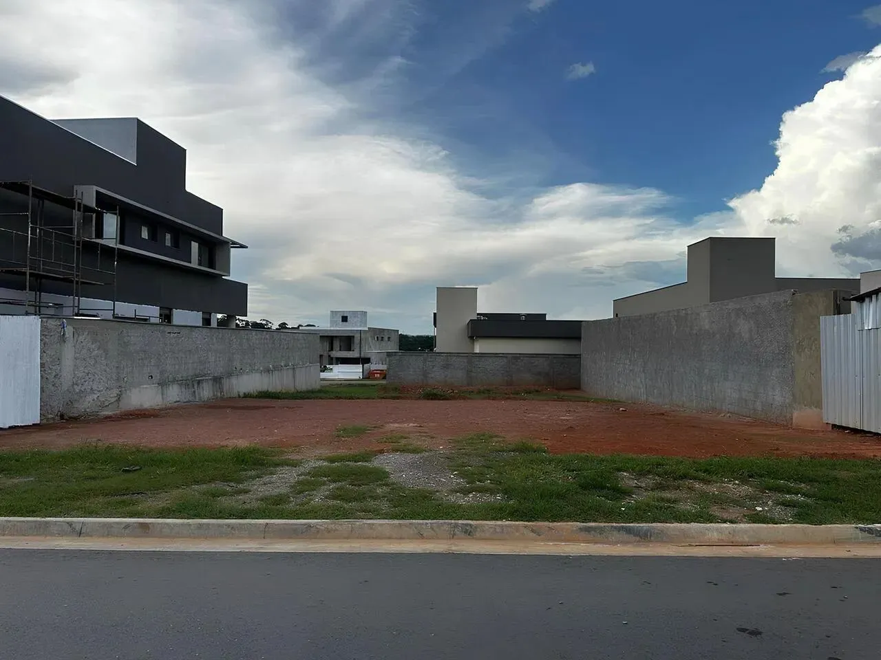 Lote de 416m² no Jardins França - Goiânia.