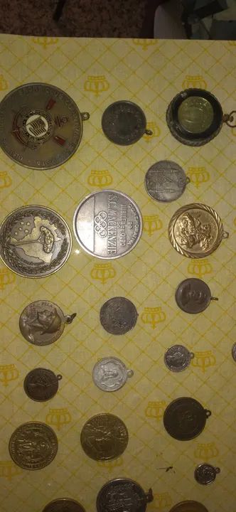 Coleção de medalhas antigas diversas