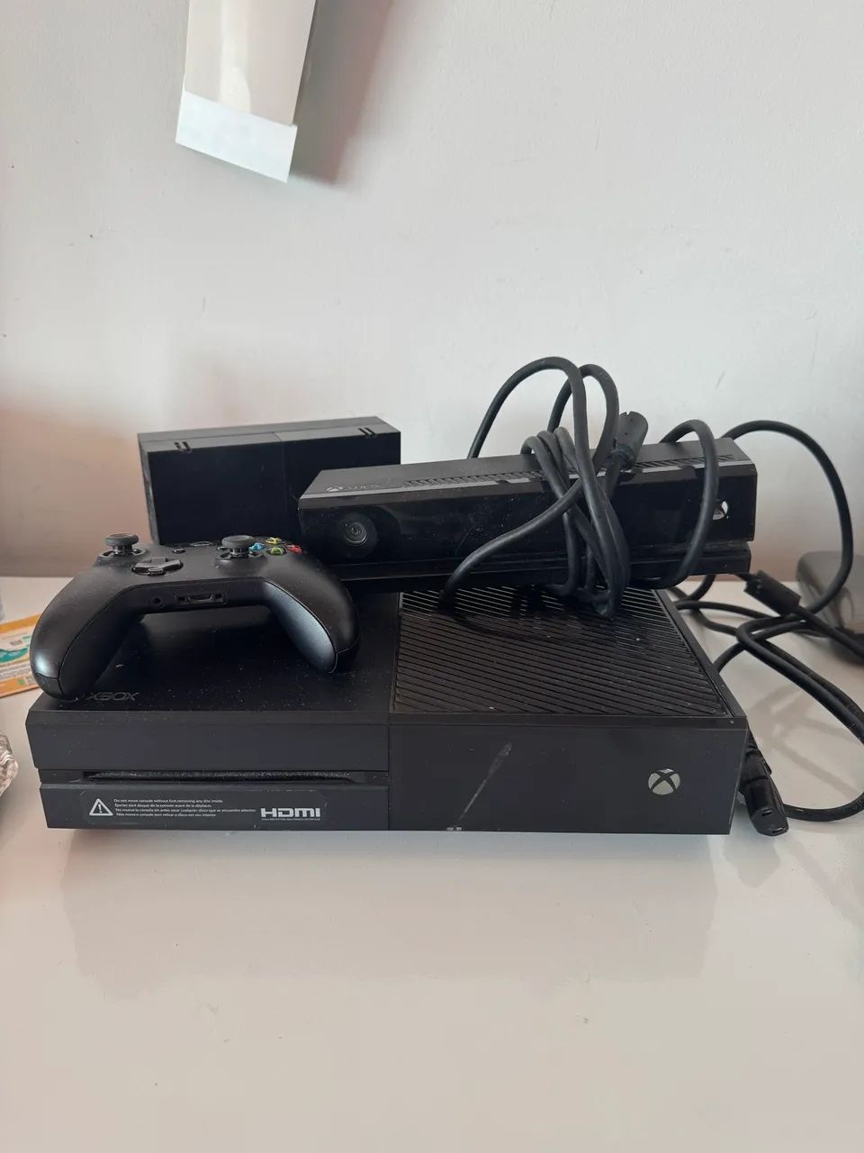 X Box One com Kinect e 1 controle - Pouquíssimo usado - Foto 2