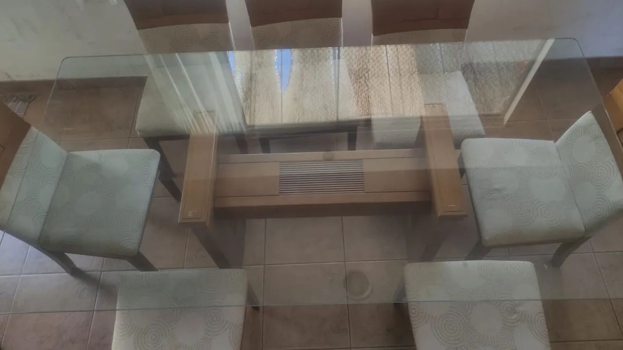 Mesa de jantar tokstok 8 lugares usada - com as cadeiras  - Foto 5
