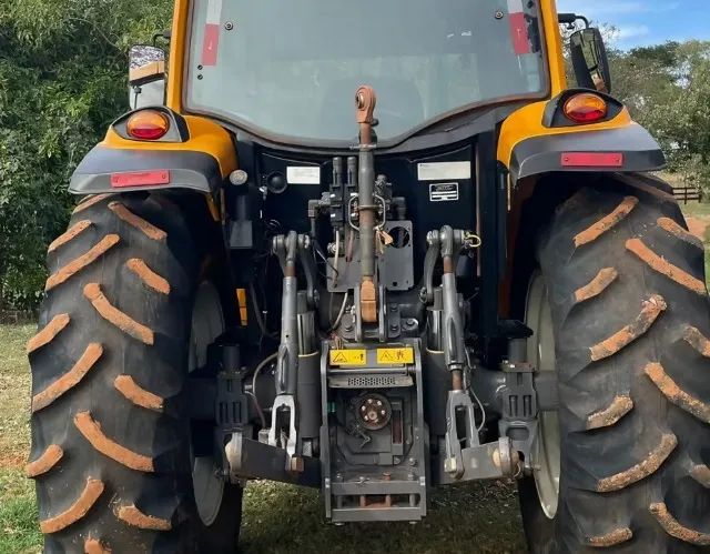 Trator Valtra A114 ano 2021 - Foto 4