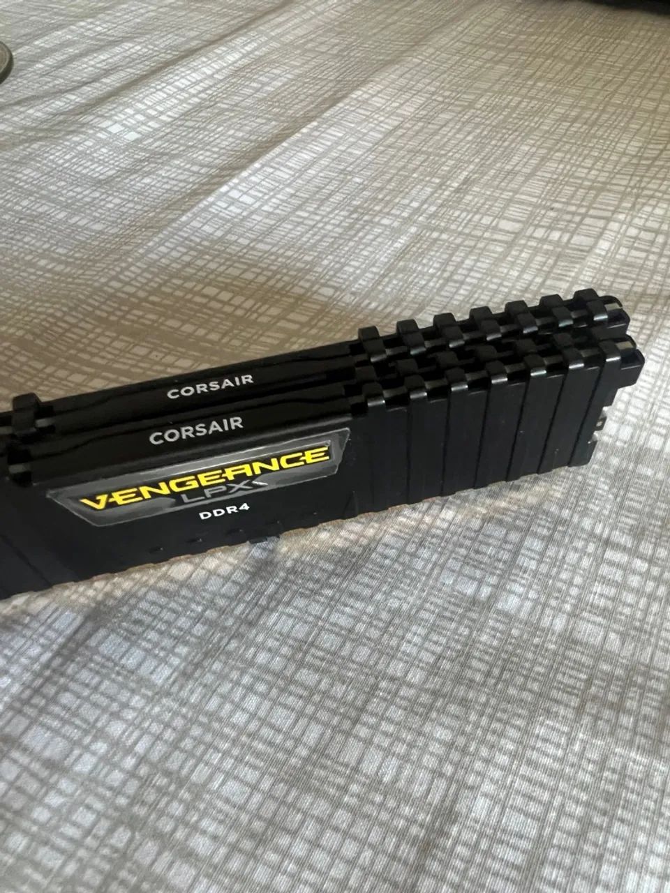 Memória RAM Corsair Vengeance LPX 16GB 2400MHz DDR4 - Foto 2