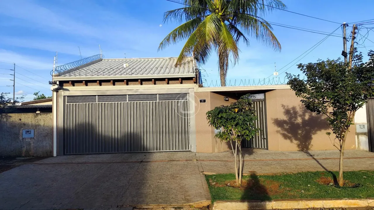 CASA 4 QUARTO SENDO UMA SUITE