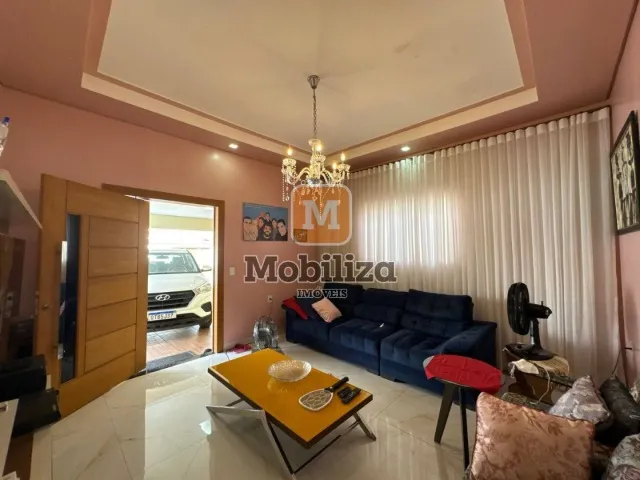Casa com edícula no Condomínio Nova Canaã