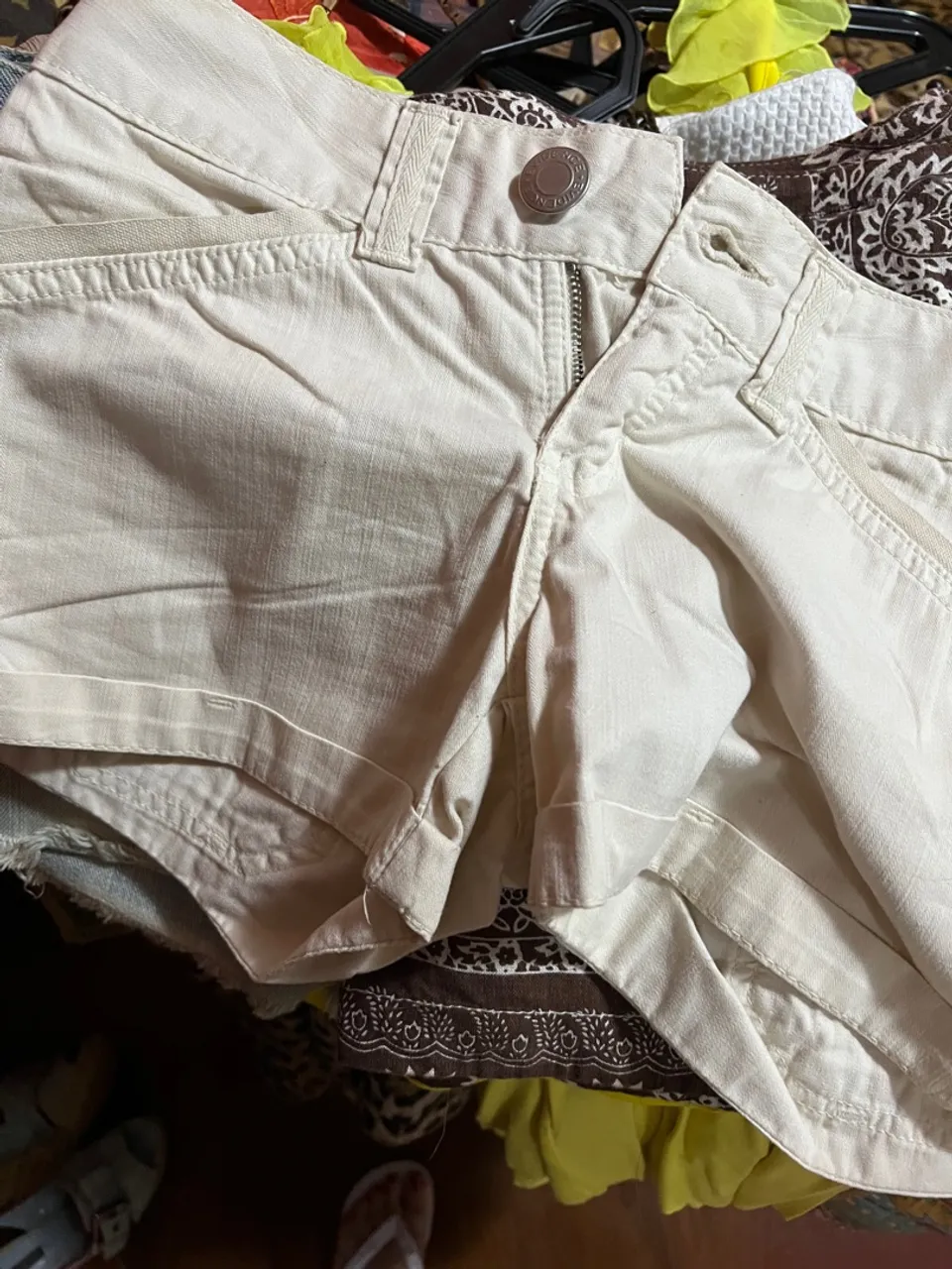Shorts Feminino Bege
