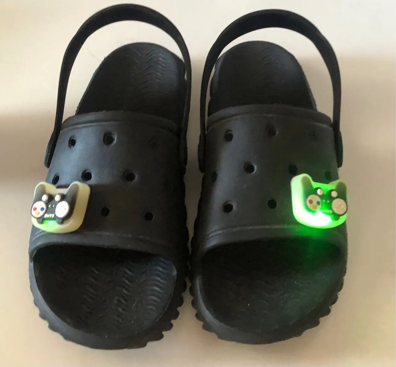 Sandália infantil da Bibi, nova, 33/34, R$30,00 - CROCKS - Foto 2