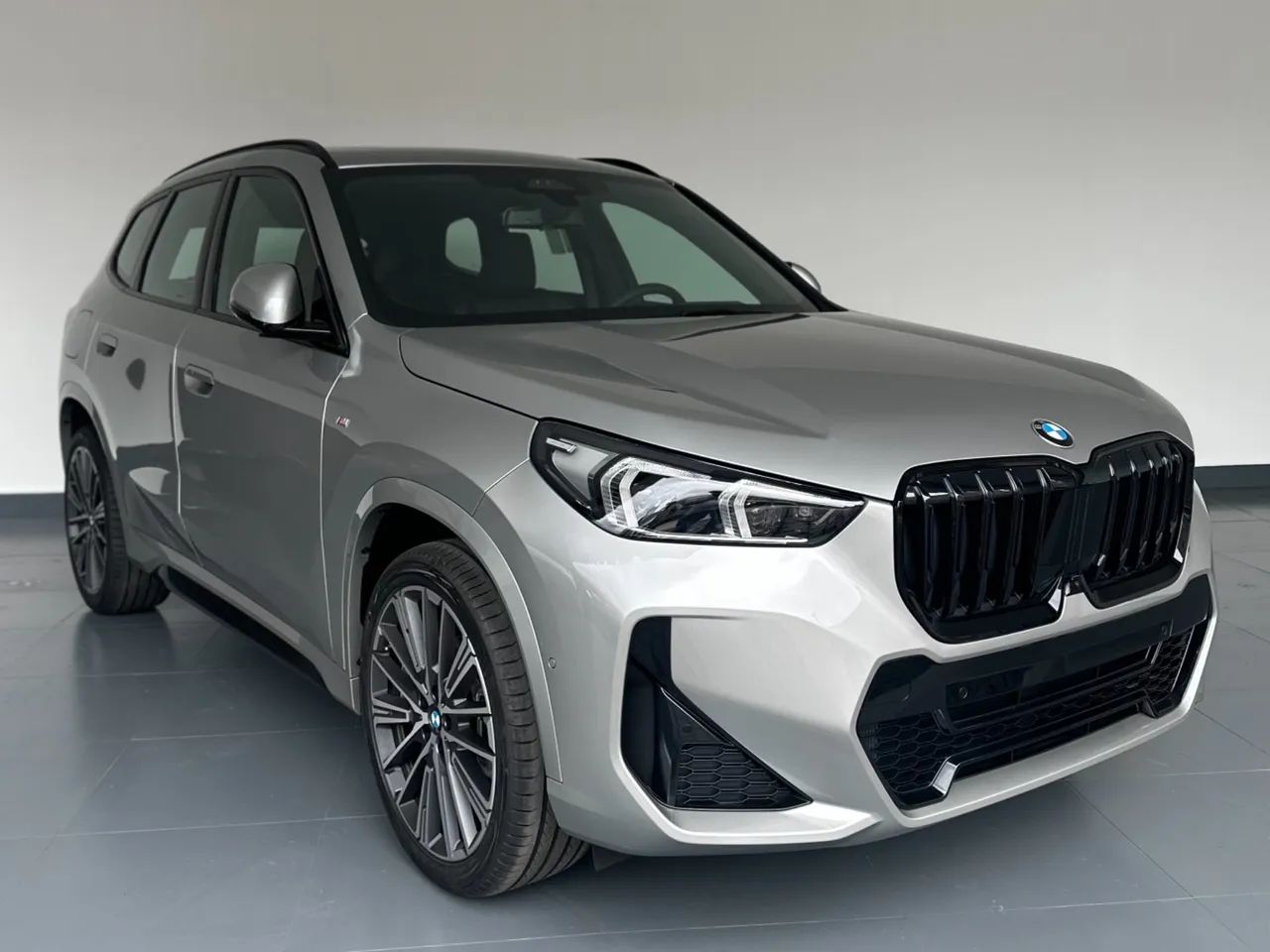 Bmw X1 2.0 16v Turbo Gasolina Sdrive20i M Sport Steptronic Cinza 2025