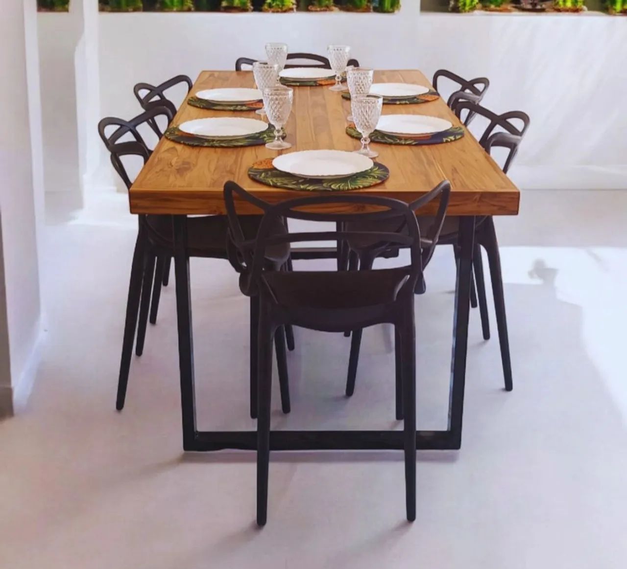 Mesa de Jantar de Madeira Maciça Base de Metalon  - Foto 4