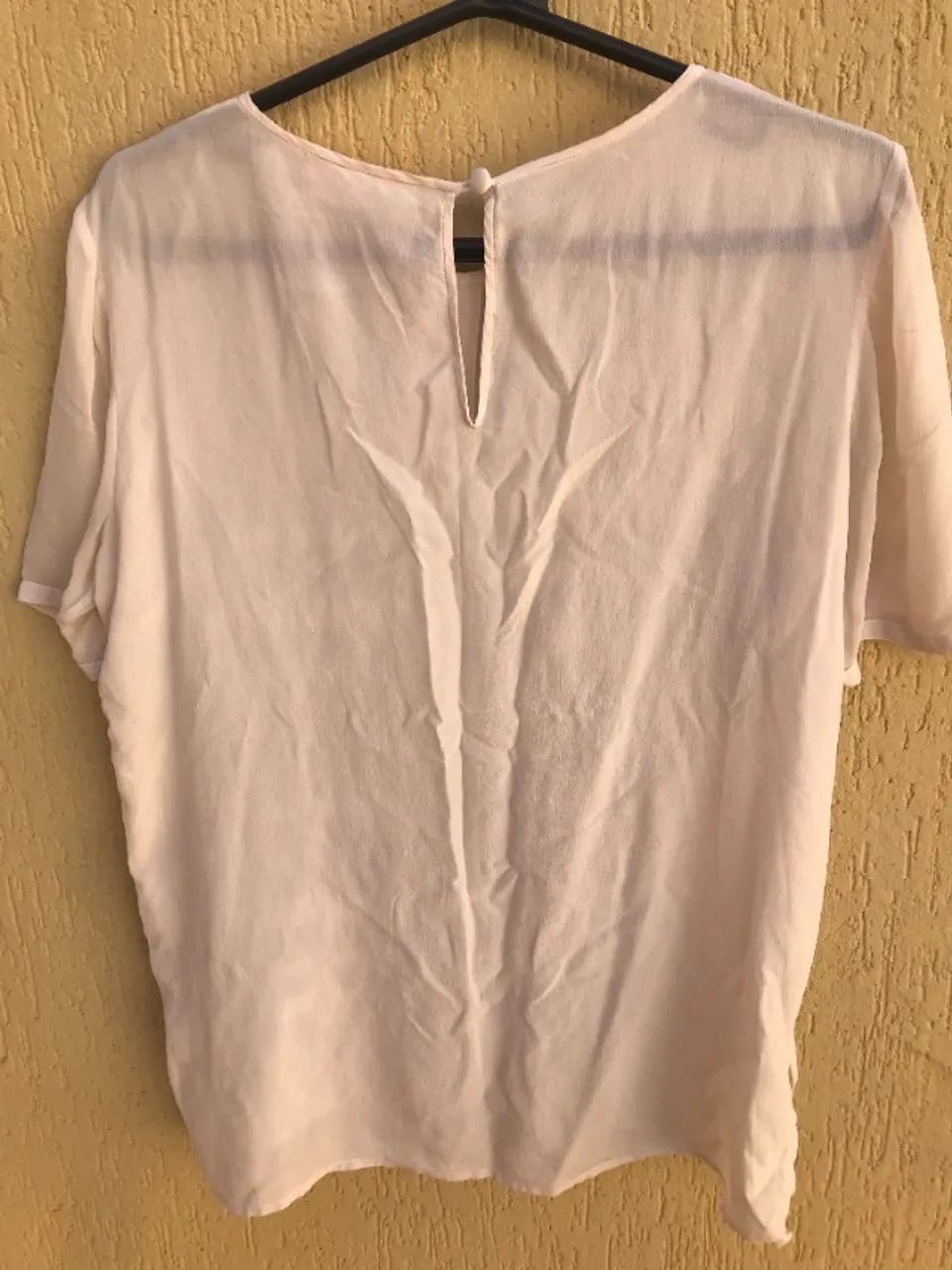 Blusa Com Recortes Na Cor Creme Da Made By Tailor - Foto 3