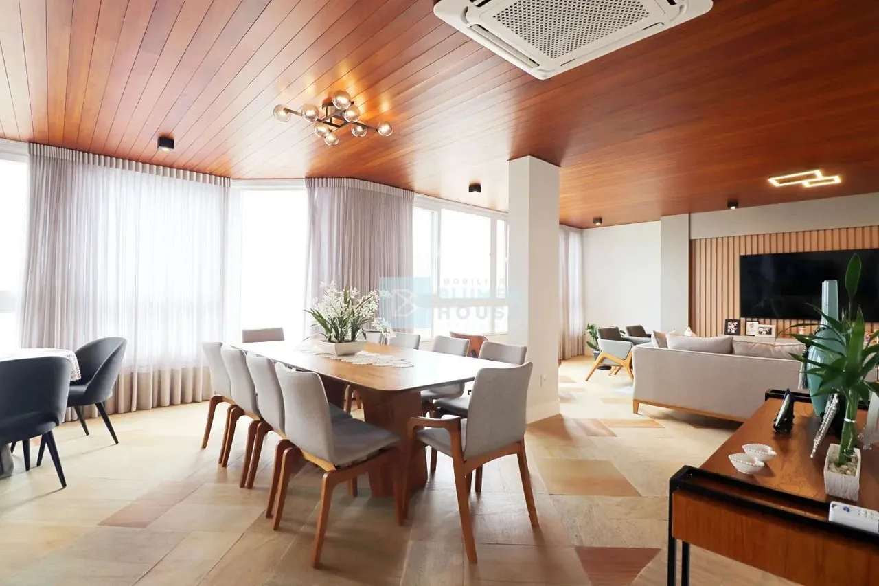 Amplo apartamento com 5 suítes e frente mar no bairro Gravatá, Navegantes!
