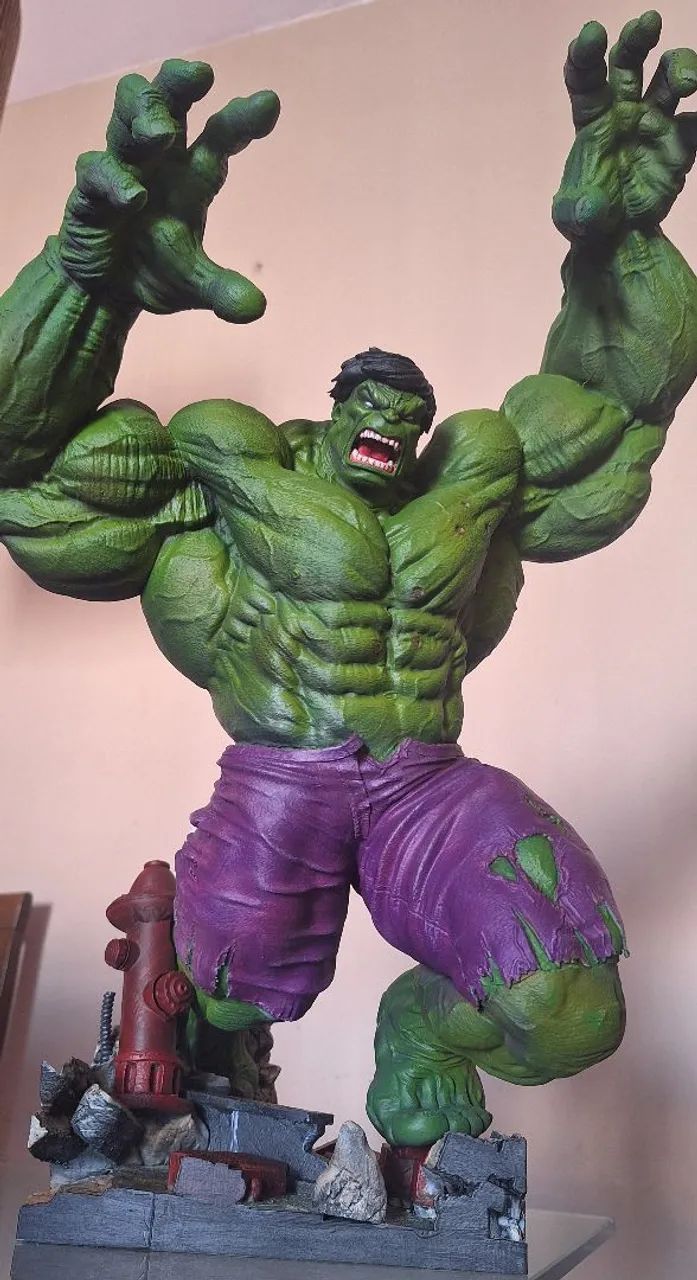 Estatueta Hulk 