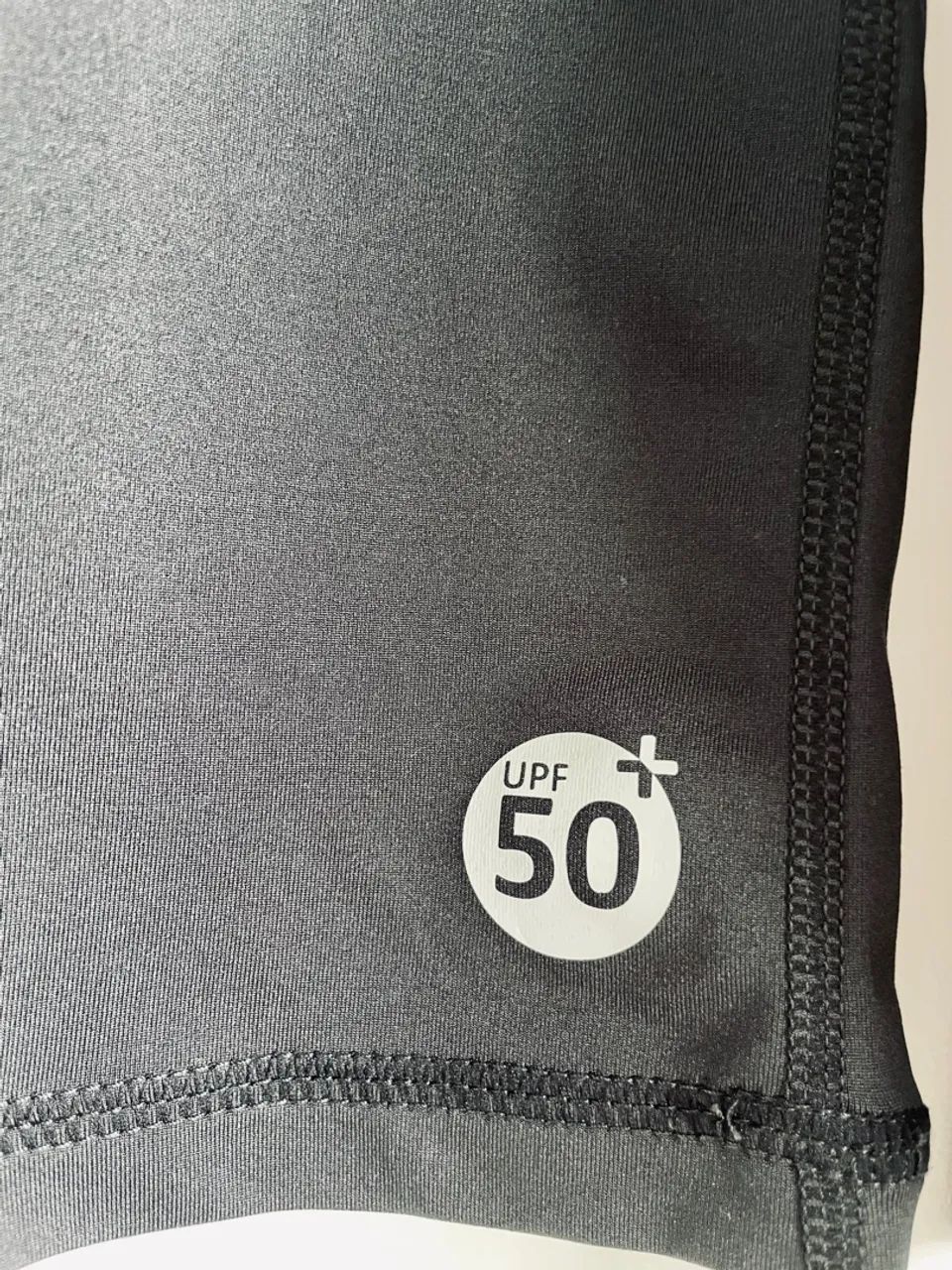 Camiseta manga longa preta proteção solar UPF Olaian - Foto 3