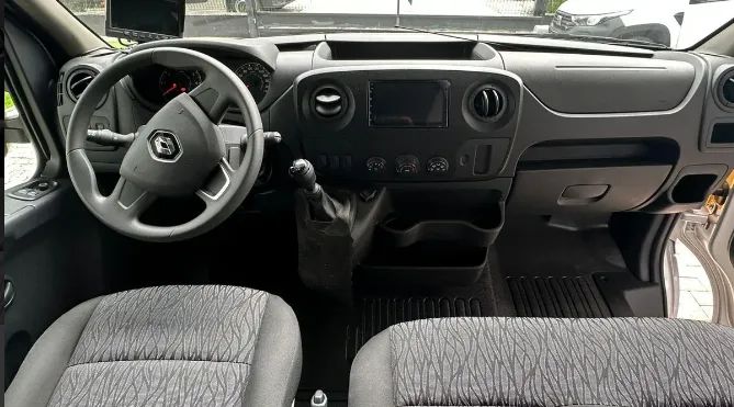 Van Renault  Master  Escolar 2025.  - Foto 3