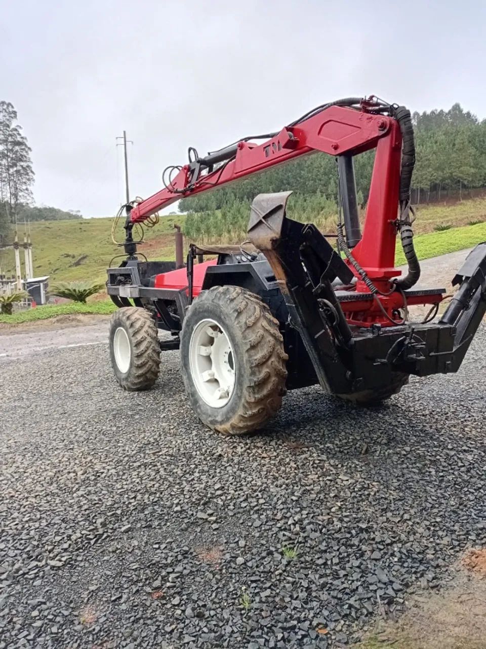Trator Valtra com Grua Florestal da TMO - Foto 4