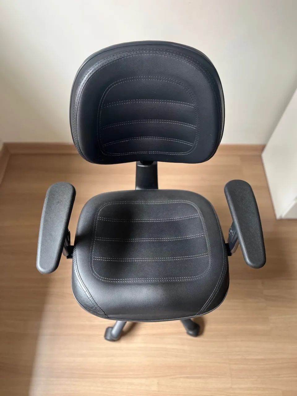 Cadeira De Escritório Nr17 Executiva Com Costura Excelente