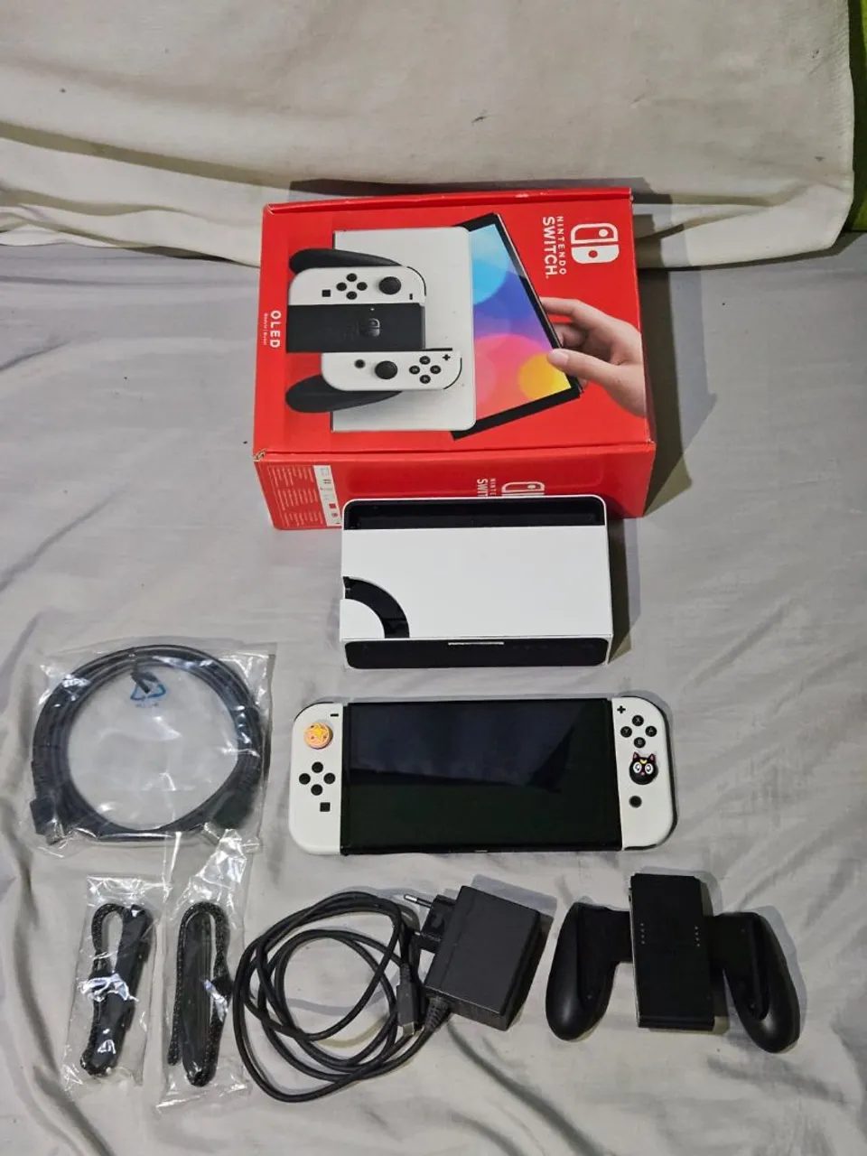 Nintendo Switch OLED - Seminovo, com caixa e acessórios originais