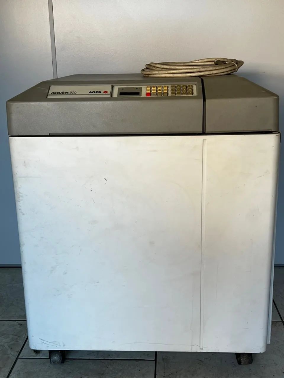 AccuSet 800 AGFA - máquina usada para produzir filmes de alta qualidade ...