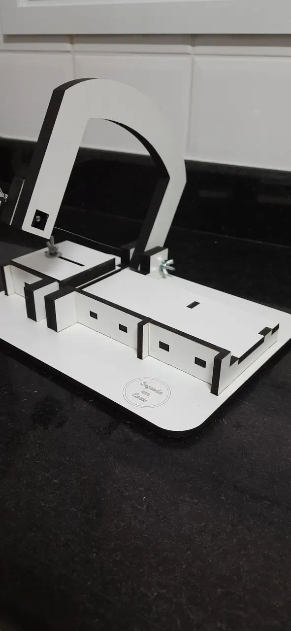 Formas madeira e silicone p sabonetes, 3 cortadores sendo 1 deles da segredo em corte - Foto 4