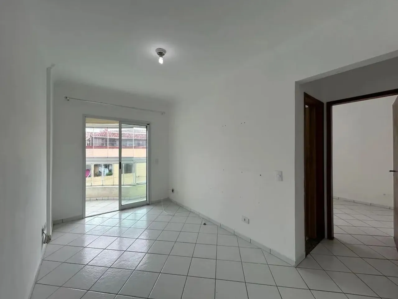 Apartamento para Locação Definitiva no Caiçara, Praia Grande/SP.