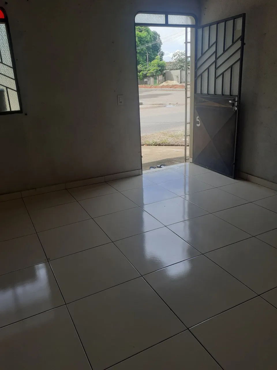 Aluga sé um guarto
